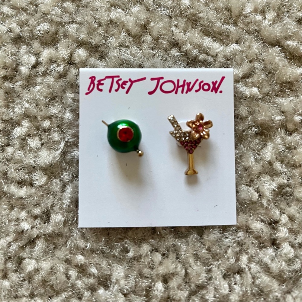 Betsey Johnson olive and martini stud earrings